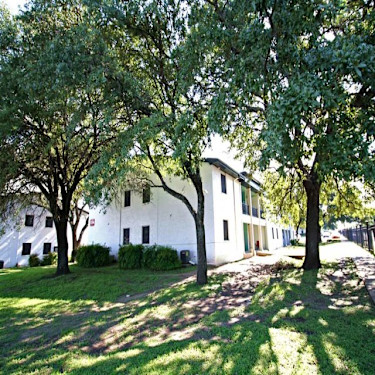 Meadows Edge 1630 Rutland Drive Austin Tx Apartments For Rent