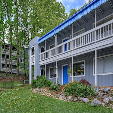 Royal Oaks Apartments 3540 N Camp Creek Parkway Atlanta Ga