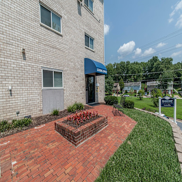 Raleigh Court Apartments 4431 23rd Pkwy Temple Hills Md Apartments For Rent Rent Com