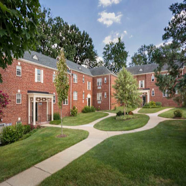 Kaywood Gardens 4101 Kaywood Pl Mount Rainier Md Apartments For Rent Rent Com