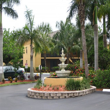 Mystic Gardens 5301 Summerlin Road Fort Myers Fl Apartments