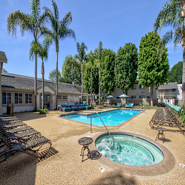 The Breakwater Apartments 16761 Viewpoint Ln Huntington Beach