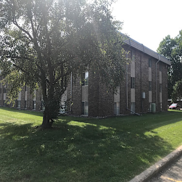 Rose 8 Estates 3050 Old Highway 8 Roseville Mn Apartments For Rent Rent Com