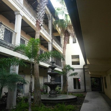 Hannibal Square 433 W New England Ave Winter Park Fl Apartments For Rent Rent Com