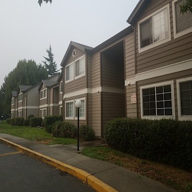 Riverwood Apartments 1625 Se N St Grants Pass Or Apartments