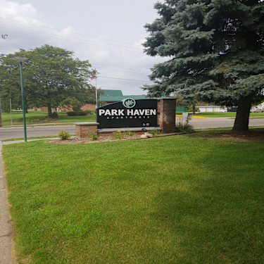 Park Haven Apartments 6917 76th Ave N Minneapolis Mn Apartments For Rent Rent Com