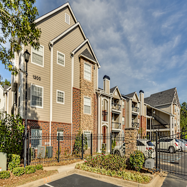 Crowne At Grandview 3550 Grandview Pkwy Birmingham Al Apartments For Rent Rent Com