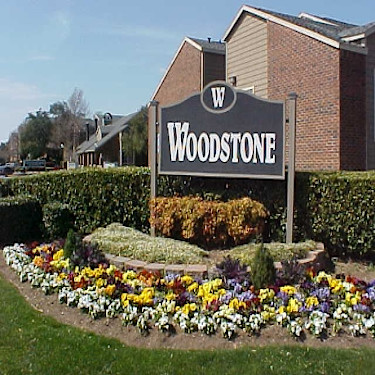 Woodstone Apartments 6051 Bridge St Fort Worth Tx Apartments For Rent Rent Com