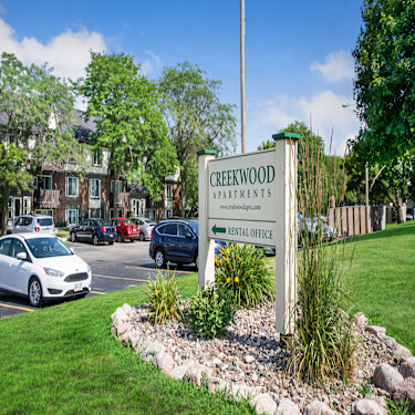 Creekwood Apartments 2764 Viking Drive Green Bay Wi Apartments For Rent Rent Com