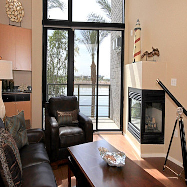 Ten01 On The Lake 1001 E Playa Del Norte Drive Tempe Az Apartments For Rent Rent Com