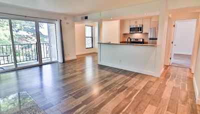 Downtown Crown Condos Townhouses For Rent In Gaithersburg Md Rentals Com