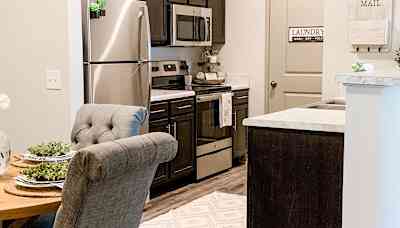 Flooring Carolina Hickory Hdf Hardwood Solid Core 1 2 In Thick Water Res Flooring Hardwood Hickory