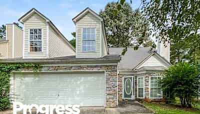 Lakeside Apartment Townhomes For Rent In Atlanta Ga Forrent Com