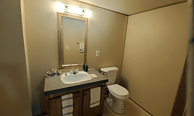 Bathroom, 501 E 63rd St N, 2