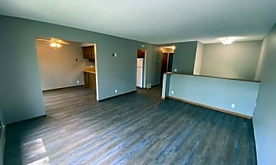 Living Room, 2218 Coon Rapids Blvd, 0