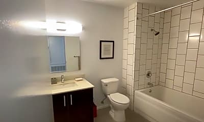 Bathroom, 4133 Redwood Avenue, apt 2036, 1