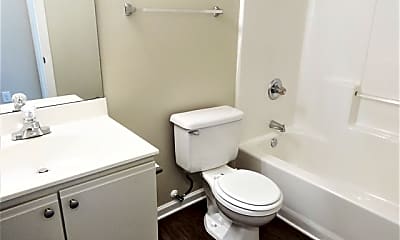 Bathroom, 701 Navaho Boulevard, 2