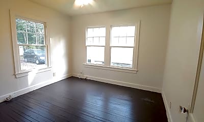 Living Room, 715 Mackinaw St, 2