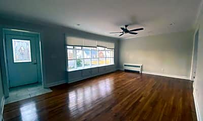 Living Room, 28 Aspen Rd, 1