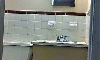Bathroom, 1209 Dickson Ave, 2