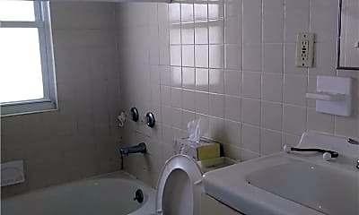 Bathroom, 177 Lincoln Ave, 1