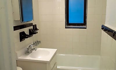 Bathroom, 159 Eastern Pkwy, 2