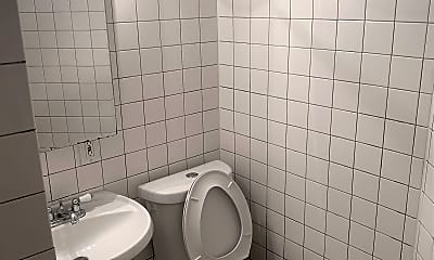 Bathroom, 2768 Lancashire Rd, 1