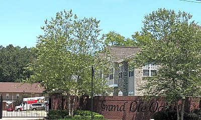 Grand Ole Oaks Apartment Homes, 2