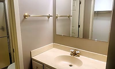 Bathroom, 10441 Greenbrier Rd, 2