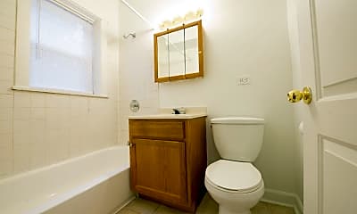 Bathroom, 4301 W Potomac Ave, 1