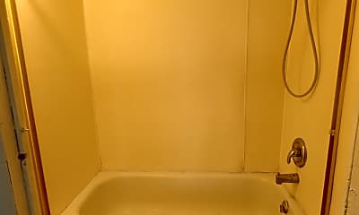 Bathroom, 2604 N 16th St, 2