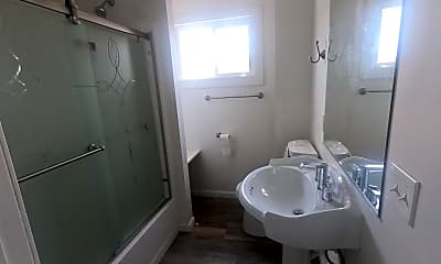 Bathroom, 720 Mary St, 2