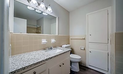 Bathroom, Room for Rent - Live in Northshore (id. 868), 1