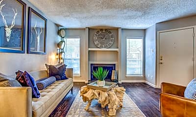 Living Room, 501 Green Oaks Ct, 1