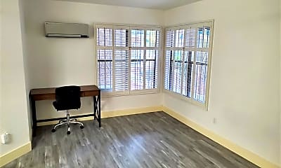 Living Room, 500 Elm Dr, 1
