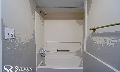 Bathroom, 1466 Geyer Ave, 2
