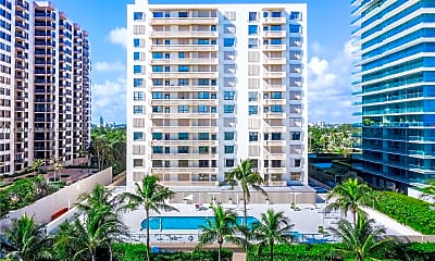 10185 Collins Ave #421, 1