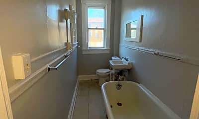 Bathroom, 1814 N Dukeland St, 2