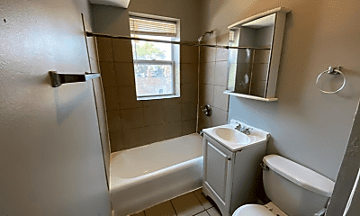 Bathroom, 3725 W Grand Ave, 2