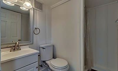 Bathroom, 3333 W 5th St, 2