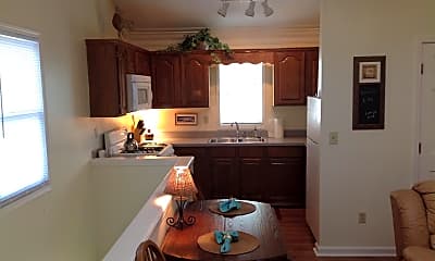 Kitchen, 3022 Riverside Ave #CARRIAGE, 2