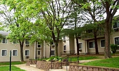 Carriage Hill Apartments, 0