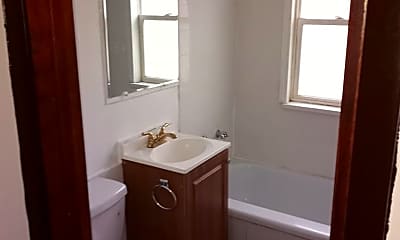 Bathroom, 2901 W Atkinson Ave, 1