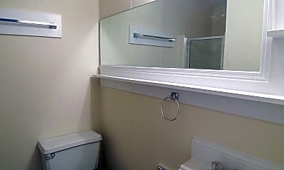Bathroom, 705 E 4th St #C, 2
