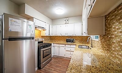 Kitchen, Room for Rent - A Beautiful South Side Home (id. 8, 0