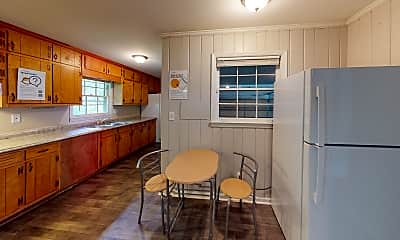 Kitchen, Room for Rent - Live in Morrow (id. 973), 0