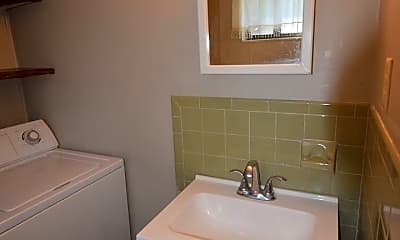 Bathroom, 727 Golfview Dr, 1