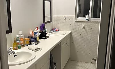 Bathroom, 11209 Glenis Dr, 2
