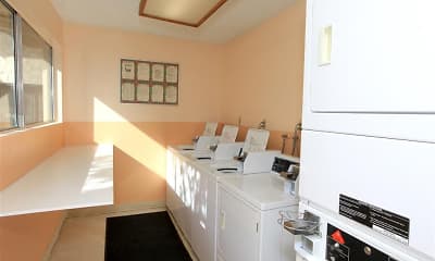 laundry room featuring tile flooring and independent washer and dryer, Las Haciendas, 2