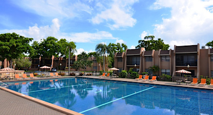 Courtyard New Braunfels River Village Meeting Space Wedding